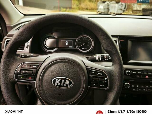 Сірий Кіа Niro, об'ємом двигуна 1.6 л та пробігом 148 тис. км за 14999 $, фото 27 на Automoto.ua