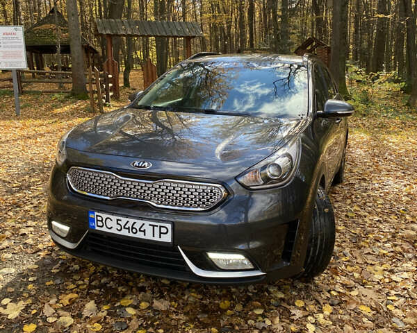 Киа Niro 2017 в Львове на Automoto.ua Серый Киа Niro, объемом двигателя 1.58 л и пробегом 110 тыс. км за 17999 $, фото 2 на Automoto.ua