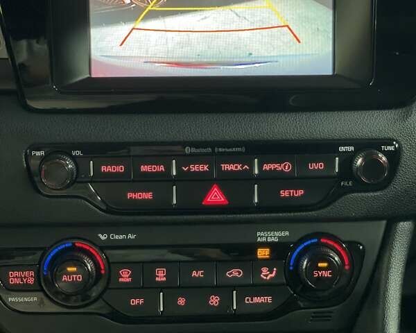 Серый Киа Niro, объемом двигателя 1.58 л и пробегом 176 тыс. км за 17800 $, фото 15 на Automoto.ua