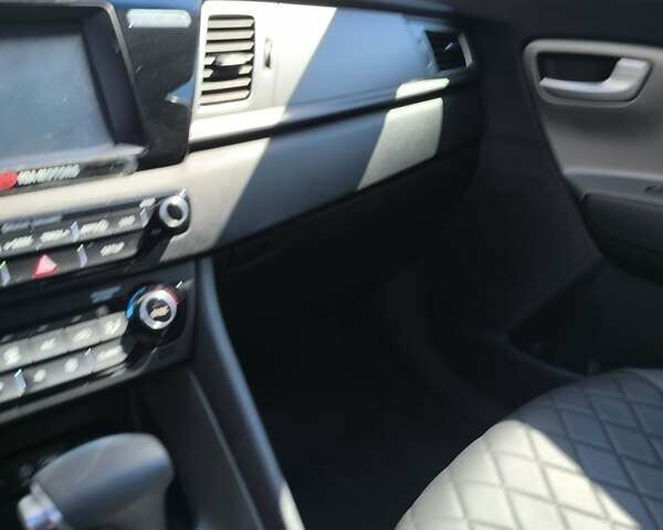 Сірий Кіа Niro, об'ємом двигуна 1.58 л та пробігом 160 тис. км за 16700 $, фото 4 на Automoto.ua