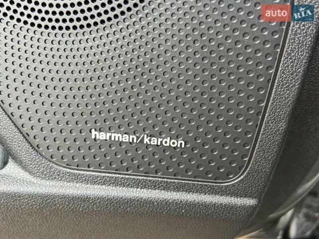 Сірий Кіа Niro, об'ємом двигуна 1.58 л та пробігом 92 тис. км за 17450 $, фото 16 на Automoto.ua