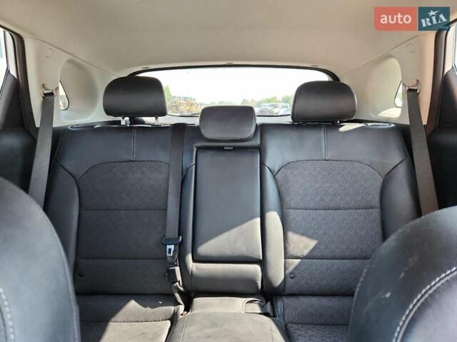 Серый Киа Niro, объемом двигателя 1.58 л и пробегом 118 тыс. км за 2300 $, фото 9 на Automoto.ua