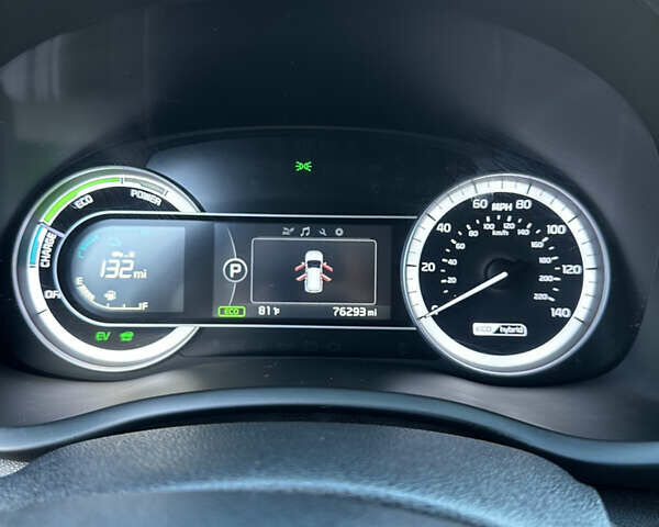 Серый Киа Niro, объемом двигателя 1.58 л и пробегом 122 тыс. км за 15800 $, фото 21 на Automoto.ua