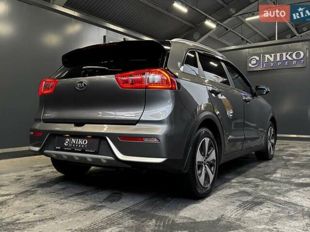 Кіа Niro 2017 у Києві на Automoto.ua Сірий Кіа Niro, об'ємом двигуна 1.6 л та пробігом 213 тис. км за 14000 $, фото 14 на Automoto.ua