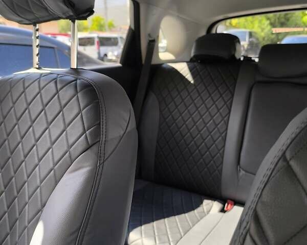 Сірий Кіа Niro, об'ємом двигуна 1.58 л та пробігом 160 тис. км за 16700 $, фото 3 на Automoto.ua