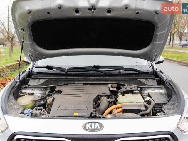 Сірий Кіа Niro, об'ємом двигуна 1.58 л та пробігом 227 тис. км за 14500 $, фото 26 на Automoto.ua