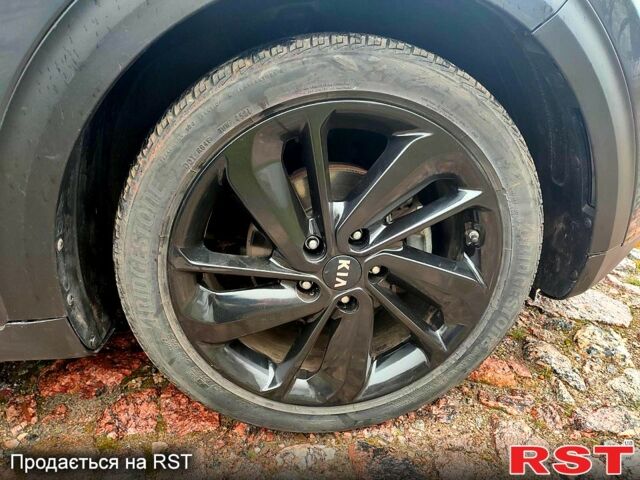 Сірий Кіа Niro, об'ємом двигуна 1.6 л та пробігом 160 тис. км за 14900 $, фото 12 на Automoto.ua