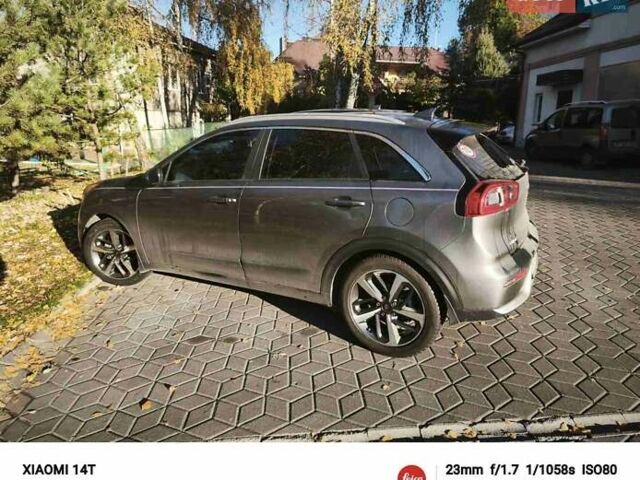 Сірий Кіа Niro, об'ємом двигуна 1.6 л та пробігом 148 тис. км за 14999 $, фото 18 на Automoto.ua