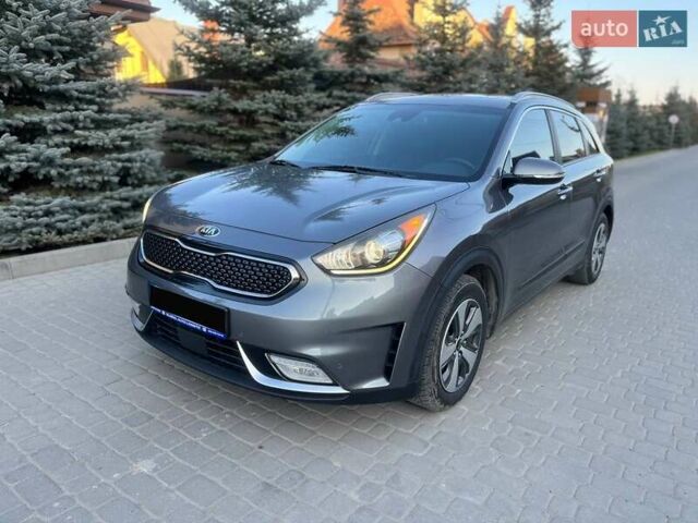 Сірий Кіа Niro, об'ємом двигуна 1.58 л та пробігом 131 тис. км за 14800 $, фото 2 на Automoto.ua