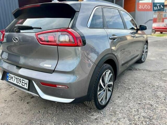 Сірий Кіа Niro, об'ємом двигуна 1.58 л та пробігом 92 тис. км за 17450 $, фото 1 на Automoto.ua