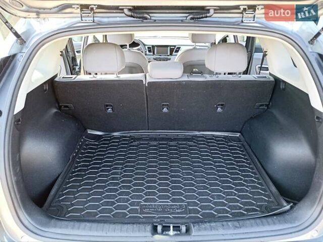 Сірий Кіа Niro, об'ємом двигуна 1.6 л та пробігом 148 тис. км за 14999 $, фото 20 на Automoto.ua