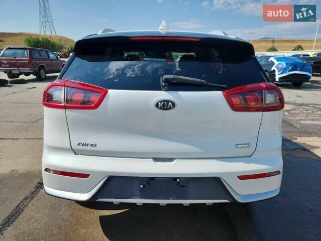Серый Киа Niro, объемом двигателя 1.58 л и пробегом 118 тыс. км за 2300 $, фото 5 на Automoto.ua