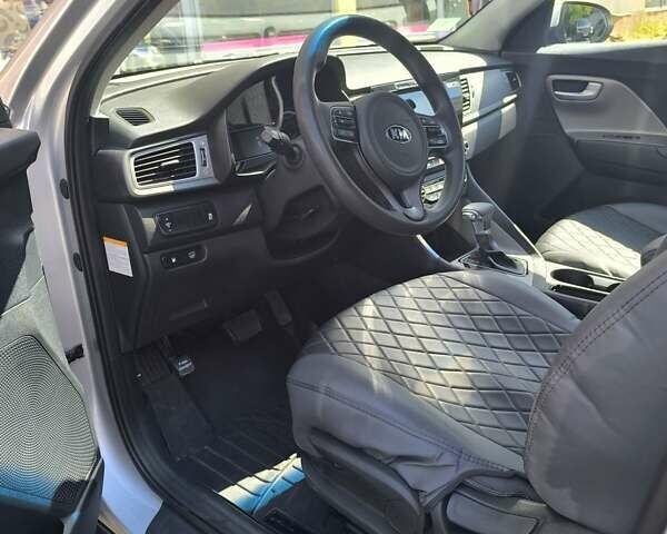 Сірий Кіа Niro, об'ємом двигуна 1.58 л та пробігом 160 тис. км за 16700 $, фото 7 на Automoto.ua