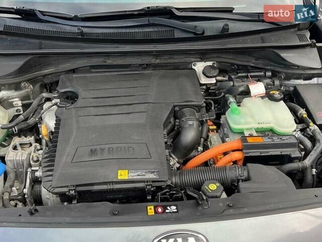 Сірий Кіа Niro, об'ємом двигуна 1.58 л та пробігом 92 тис. км за 17450 $, фото 17 на Automoto.ua