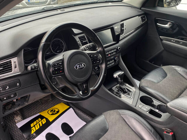 Серый Киа Niro, объемом двигателя 1.6 л и пробегом 148 тыс. км за 18400 $, фото 7 на Automoto.ua