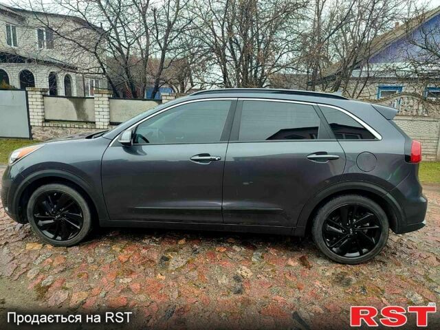 Сірий Кіа Niro, об'ємом двигуна 1.6 л та пробігом 160 тис. км за 14900 $, фото 1 на Automoto.ua