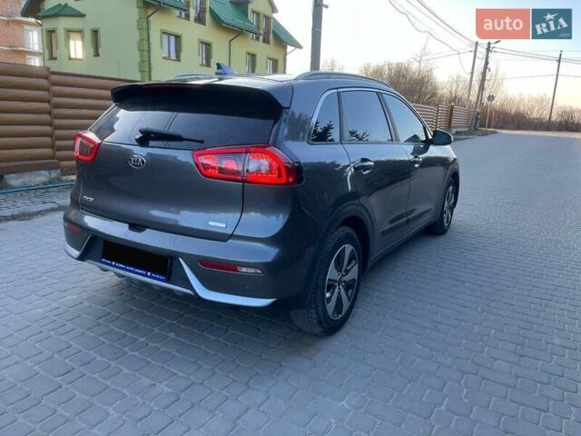 Сірий Кіа Niro, об'ємом двигуна 1.58 л та пробігом 131 тис. км за 14800 $, фото 8 на Automoto.ua