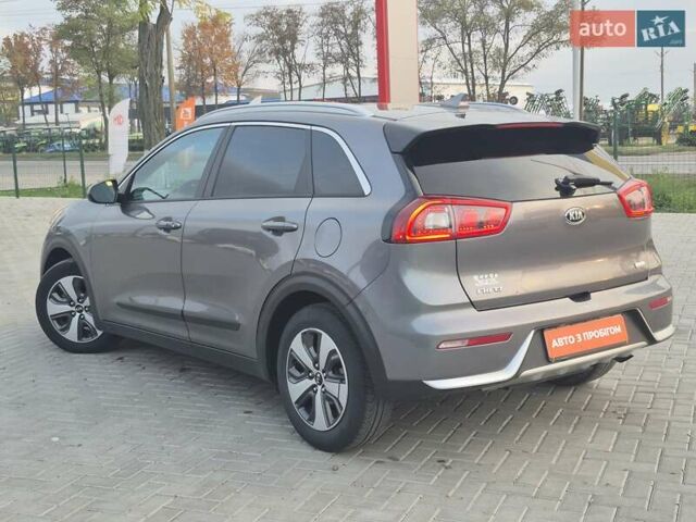 Серый Киа Niro, объемом двигателя 1.59 л и пробегом 190 тыс. км за 14700 $, фото 3 на Automoto.ua