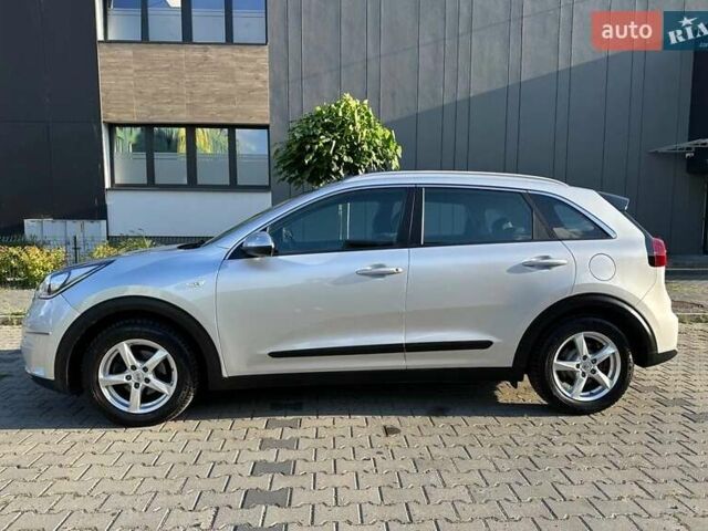 Серый Киа Niro, объемом двигателя 1.59 л и пробегом 77 тыс. км за 15200 $, фото 5 на Automoto.ua