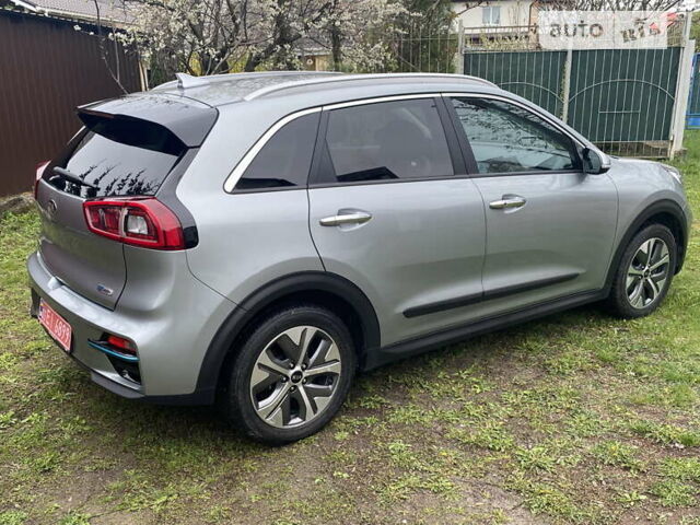 Сірий Кіа Niro, об'ємом двигуна 0 л та пробігом 127 тис. км за 21500 $, фото 15 на Automoto.ua