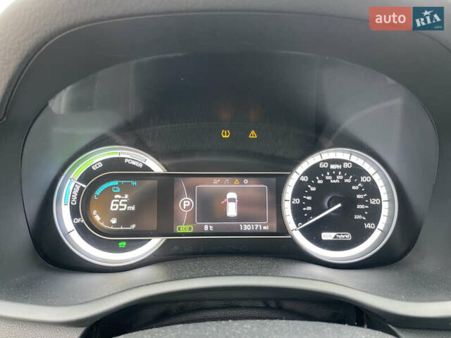 Сірий Кіа Niro, об'ємом двигуна 1.58 л та пробігом 208 тис. км за 14200 $, фото 6 на Automoto.ua