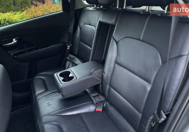 Серый Киа Niro, объемом двигателя 1.58 л и пробегом 111 тыс. км за 17400 $, фото 28 на Automoto.ua