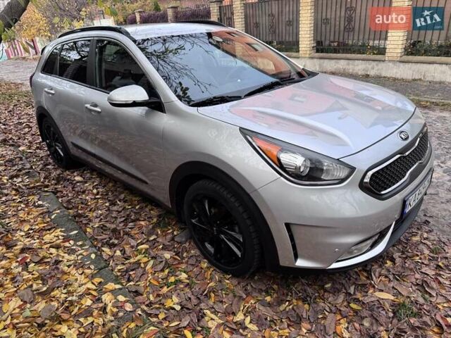 Сірий Кіа Niro, об'ємом двигуна 1.58 л та пробігом 64 тис. км за 17000 $, фото 3 на Automoto.ua
