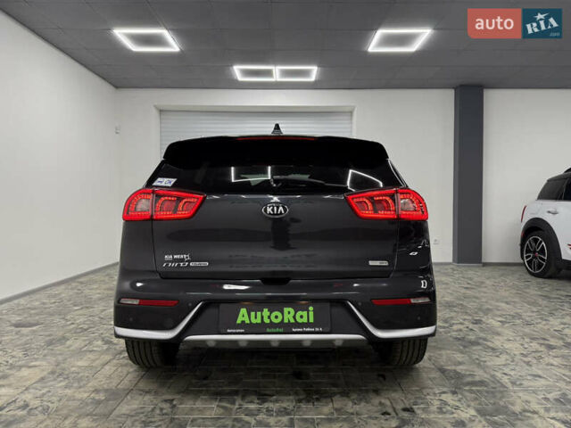 Серый Киа Niro, объемом двигателя 1.58 л и пробегом 98 тыс. км за 20999 $, фото 5 на Automoto.ua