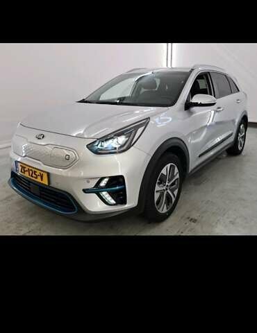 Сірий Кіа Niro, об'ємом двигуна 0 л та пробігом 116 тис. км за 18300 $, фото 31 на Automoto.ua