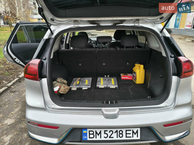 Серый Киа Niro, объемом двигателя 1.58 л и пробегом 143 тыс. км за 17500 $, фото 10 на Automoto.ua