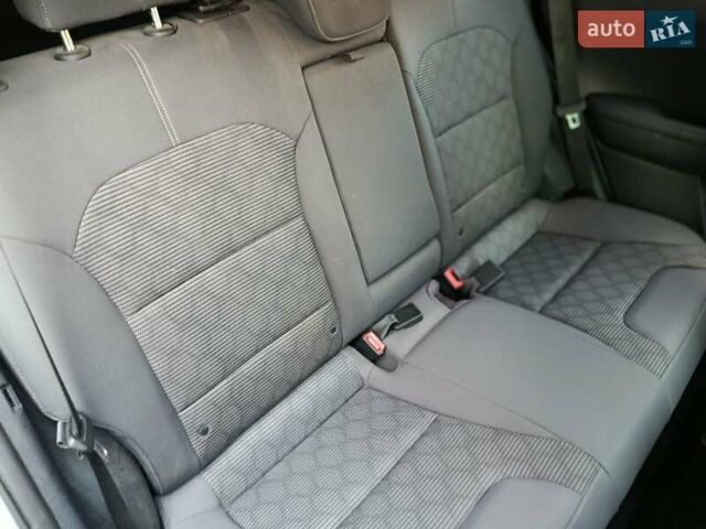 Серый Киа Niro, объемом двигателя 1.58 л и пробегом 165 тыс. км за 15777 $, фото 16 на Automoto.ua