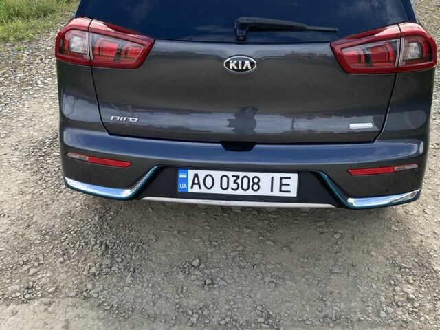 Серый Киа Niro, объемом двигателя 1.6 л и пробегом 134 тыс. км за 16900 $, фото 16 на Automoto.ua