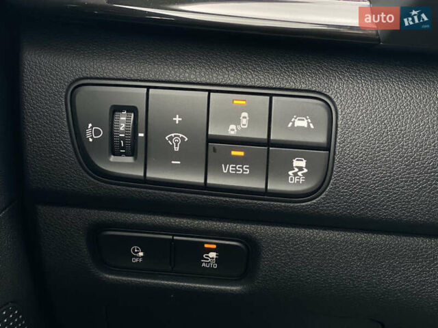 Сірий Кіа Niro, об'ємом двигуна 0 л та пробігом 154 тис. км за 18300 $, фото 53 на Automoto.ua
