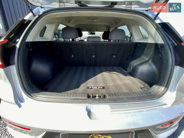 Серый Киа Niro, объемом двигателя 1.58 л и пробегом 136 тыс. км за 15900 $, фото 6 на Automoto.ua