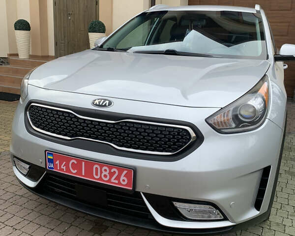 Серый Киа Niro, объемом двигателя 1.6 л и пробегом 190 тыс. км за 14450 $, фото 1 на Automoto.ua