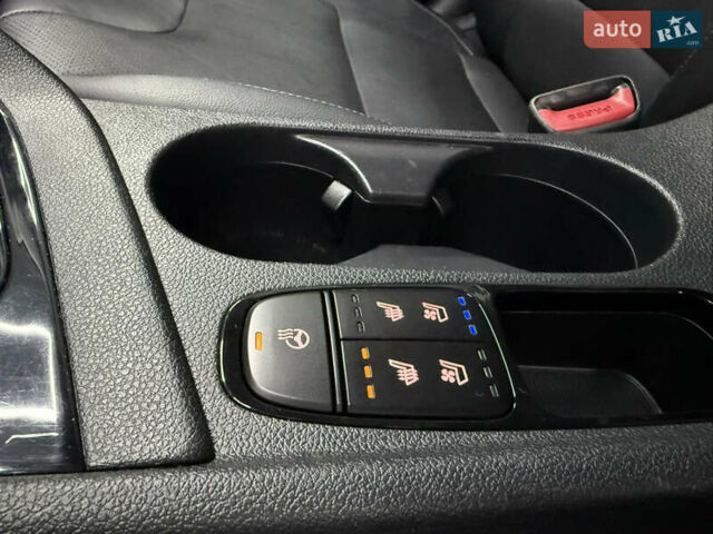 Серый Киа Niro, объемом двигателя 1.58 л и пробегом 98 тыс. км за 20999 $, фото 17 на Automoto.ua