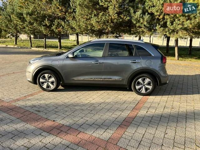 Серый Киа Niro, объемом двигателя 1.58 л и пробегом 135 тыс. км за 17999 $, фото 7 на Automoto.ua