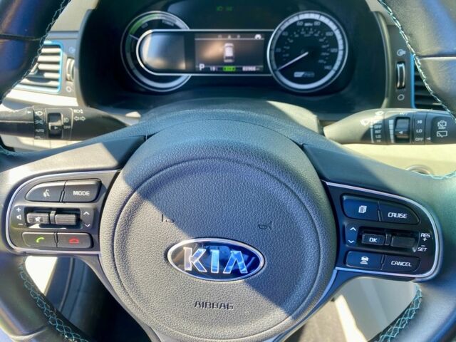 Серый Киа Niro, объемом двигателя 1.6 л и пробегом 134 тыс. км за 16900 $, фото 4 на Automoto.ua