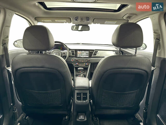 Серый Киа Niro, объемом двигателя 1.58 л и пробегом 98 тыс. км за 20999 $, фото 34 на Automoto.ua