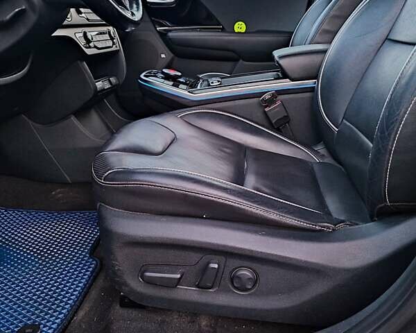 Серый Киа Niro, объемом двигателя 0 л и пробегом 138 тыс. км за 17500 $, фото 6 на Automoto.ua
