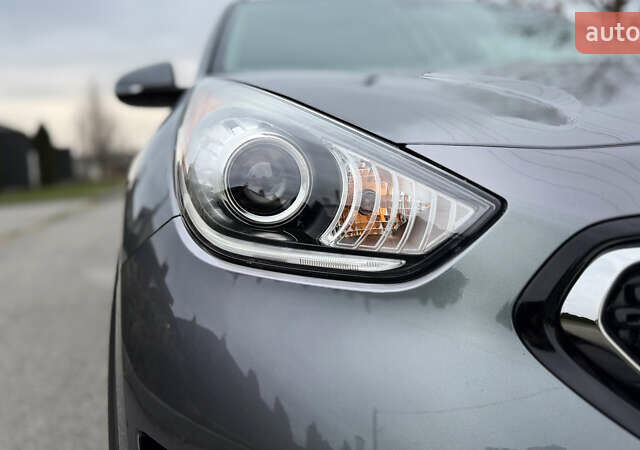 Серый Киа Niro, объемом двигателя 1.58 л и пробегом 111 тыс. км за 17400 $, фото 45 на Automoto.ua