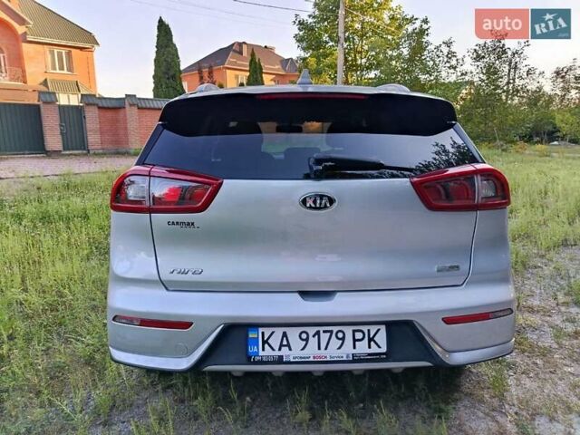 Серый Киа Niro, объемом двигателя 1.58 л и пробегом 165 тыс. км за 15777 $, фото 3 на Automoto.ua