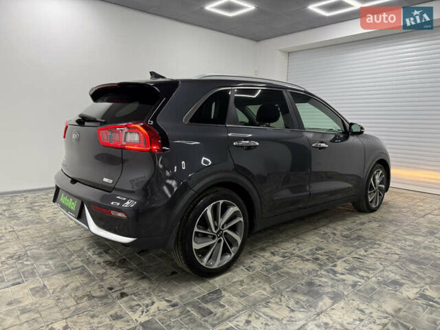 Серый Киа Niro, объемом двигателя 1.58 л и пробегом 98 тыс. км за 20999 $, фото 4 на Automoto.ua