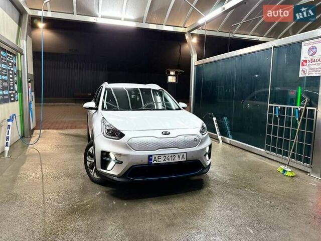 Сірий Кіа Niro, об'ємом двигуна 0 л та пробігом 116 тис. км за 18300 $, фото 14 на Automoto.ua