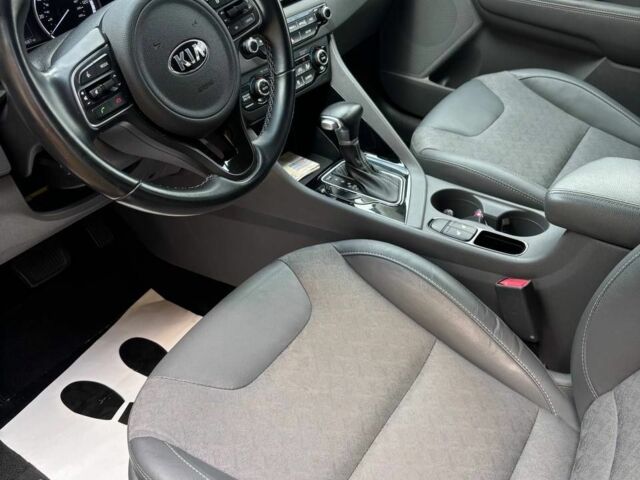 Серый Киа Niro, объемом двигателя 1.6 л и пробегом 190 тыс. км за 14990 $, фото 10 на Automoto.ua
