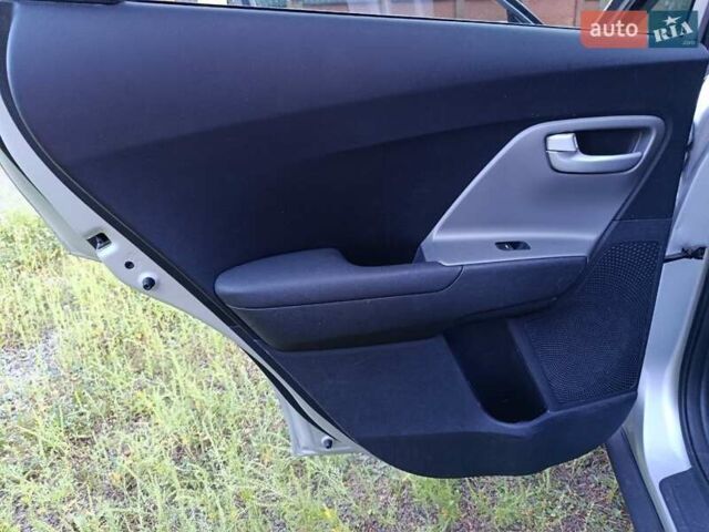 Серый Киа Niro, объемом двигателя 1.58 л и пробегом 165 тыс. км за 15777 $, фото 23 на Automoto.ua