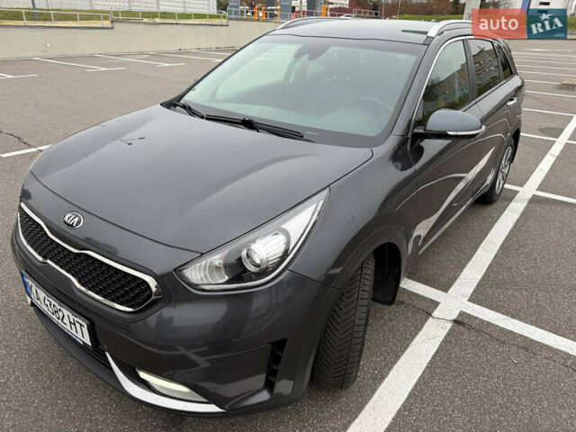 Серый Киа Niro, объемом двигателя 1.58 л и пробегом 162 тыс. км за 17000 $, фото 26 на Automoto.ua
