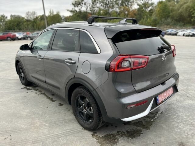 Сірий Кіа Niro, об'ємом двигуна 1.6 л та пробігом 206 тис. км за 14200 $, фото 3 на Automoto.ua