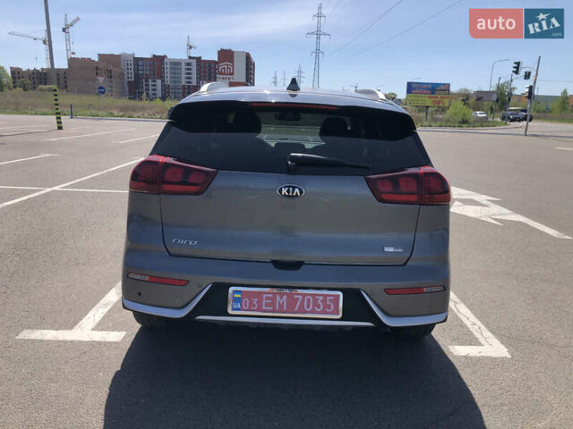 Сірий Кіа Niro, об'ємом двигуна 1.6 л та пробігом 180 тис. км за 17500 $, фото 1 на Automoto.ua