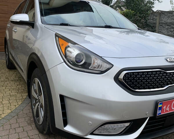 Серый Киа Niro, объемом двигателя 1.6 л и пробегом 190 тыс. км за 14450 $, фото 8 на Automoto.ua